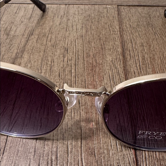 Frye & Co. Aviator Sunglasses - Picture 4 of 8
